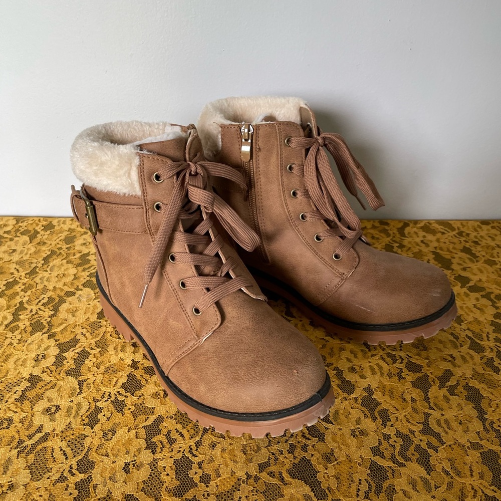 Apres By Lamo Women's Tan Ankle Boots, Size 8